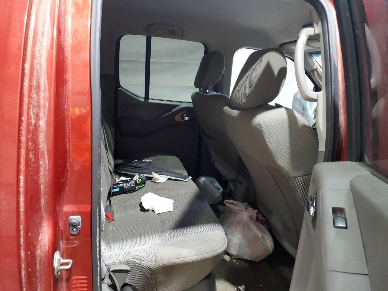 Nissan Frontier S Image 8