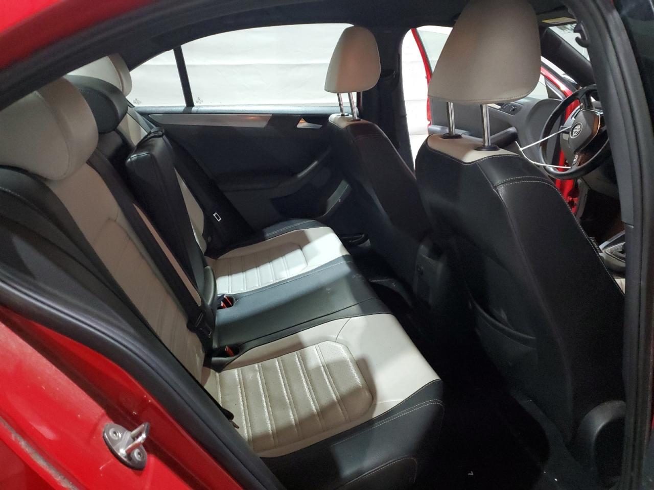 Volkswagen Jetta Sport Image 9