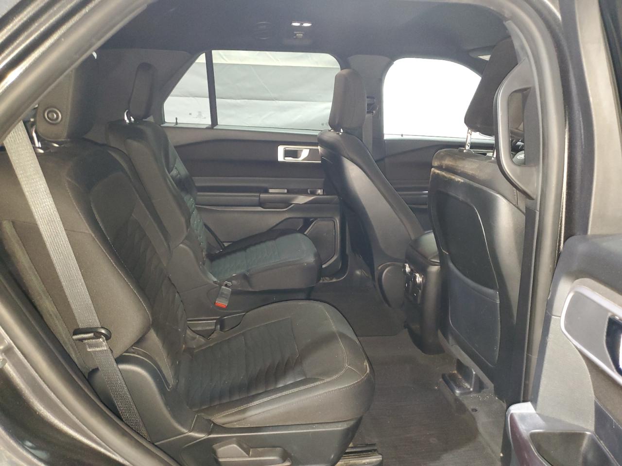 Ford Explorer Xlt Image 8