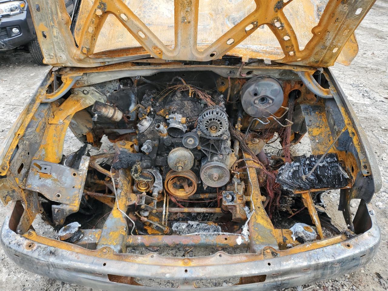 Chevrolet Silverado K1500 Image 6