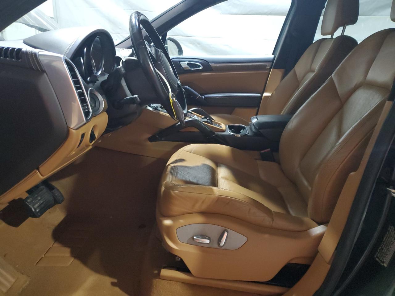 Porsche Cayenne Image 11