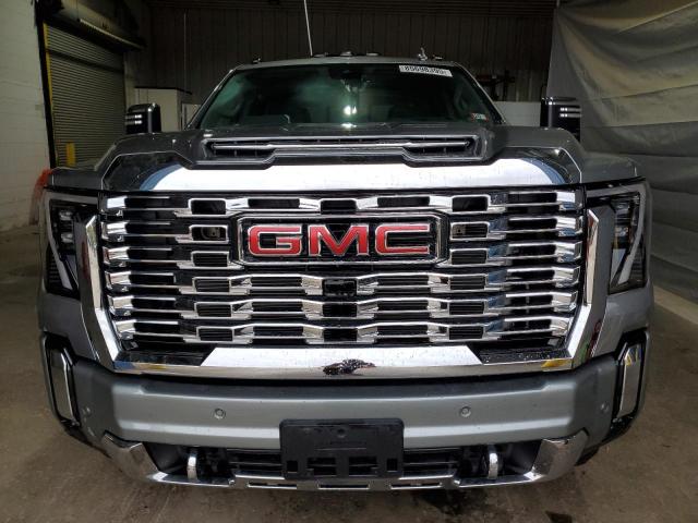 GMC Sierra K2500 Denali Image 9
