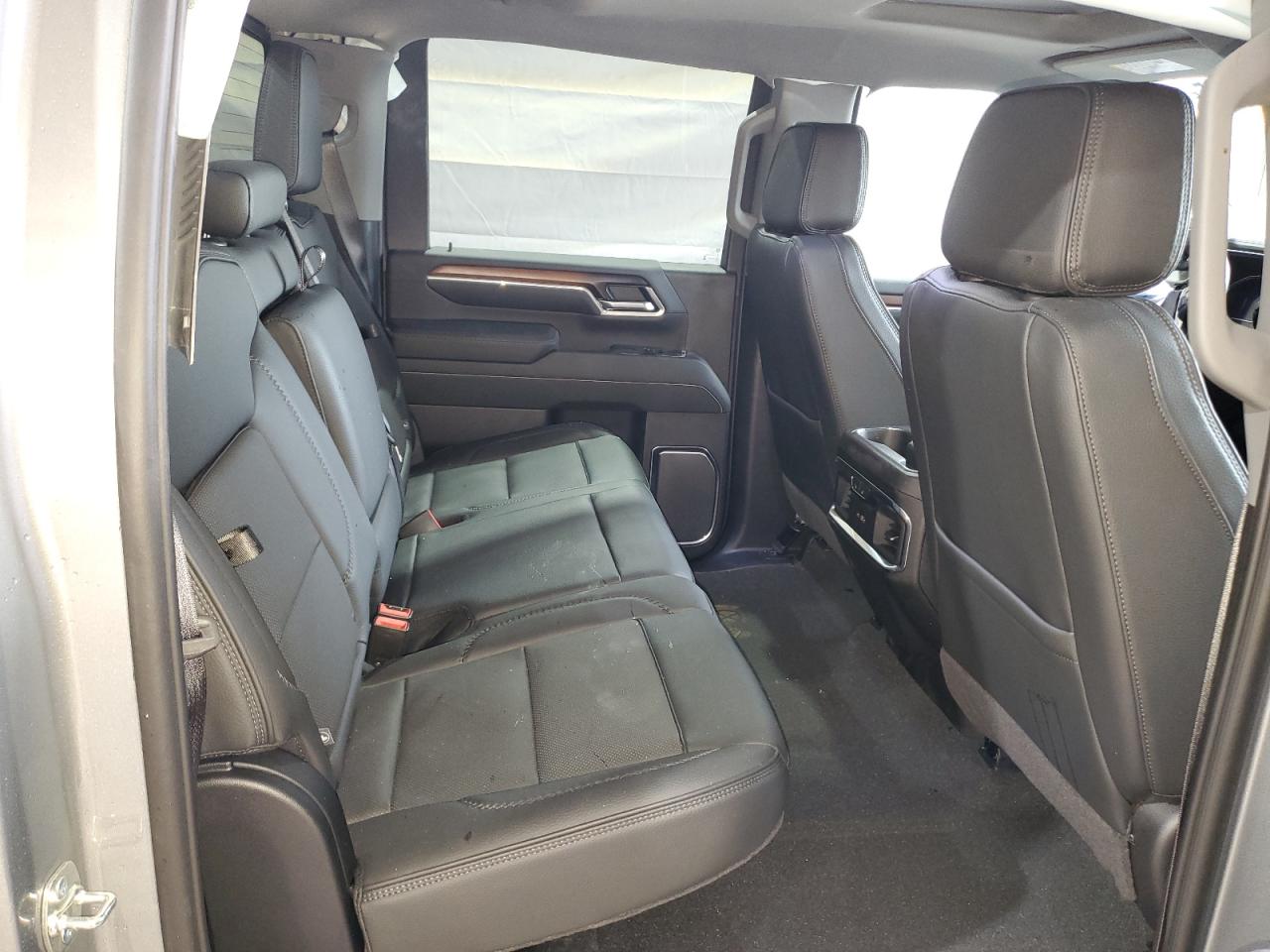 GMC Sierra K2500 Denali Image 6