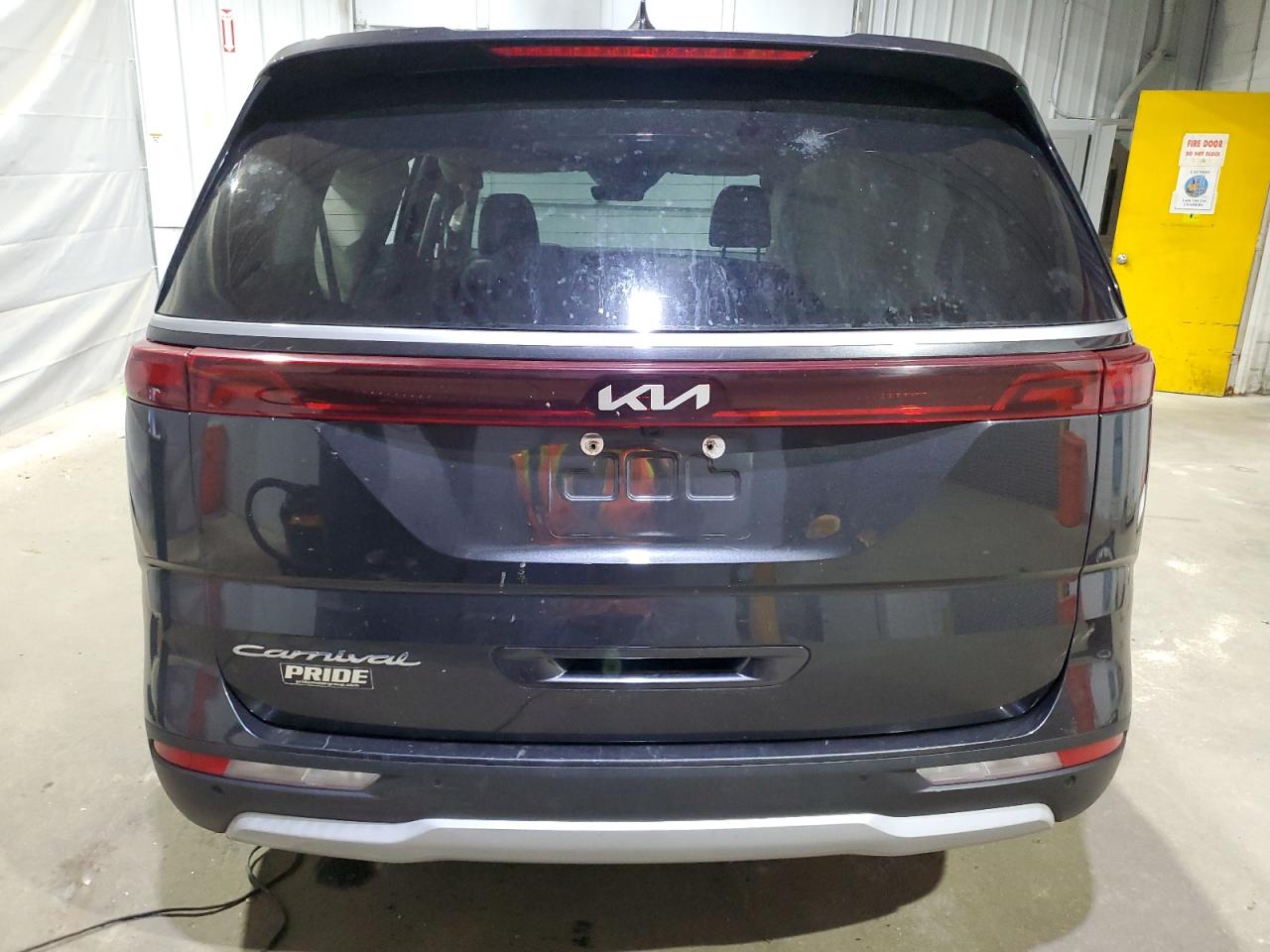 Kia Carnival Lx Image 10