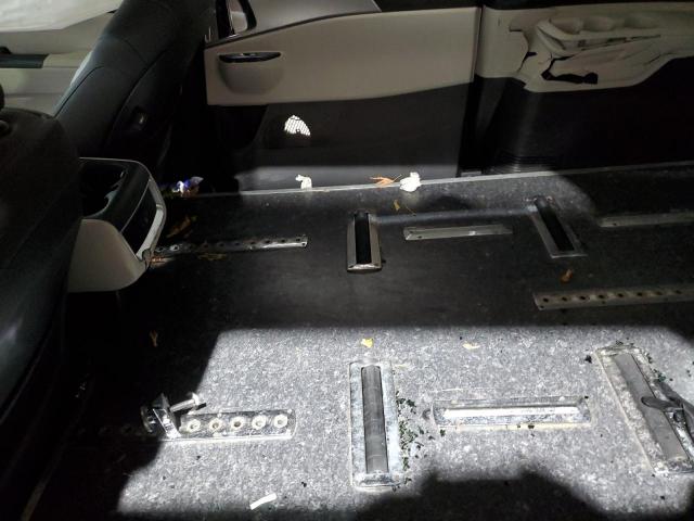 Kia Carnival Lx Image 11