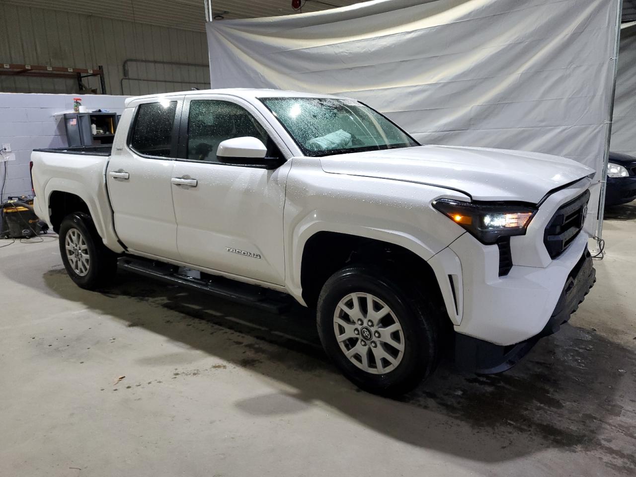 Toyota Tacoma Double Cab Image 11