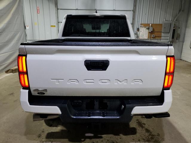 Toyota Tacoma Double Cab Image 4