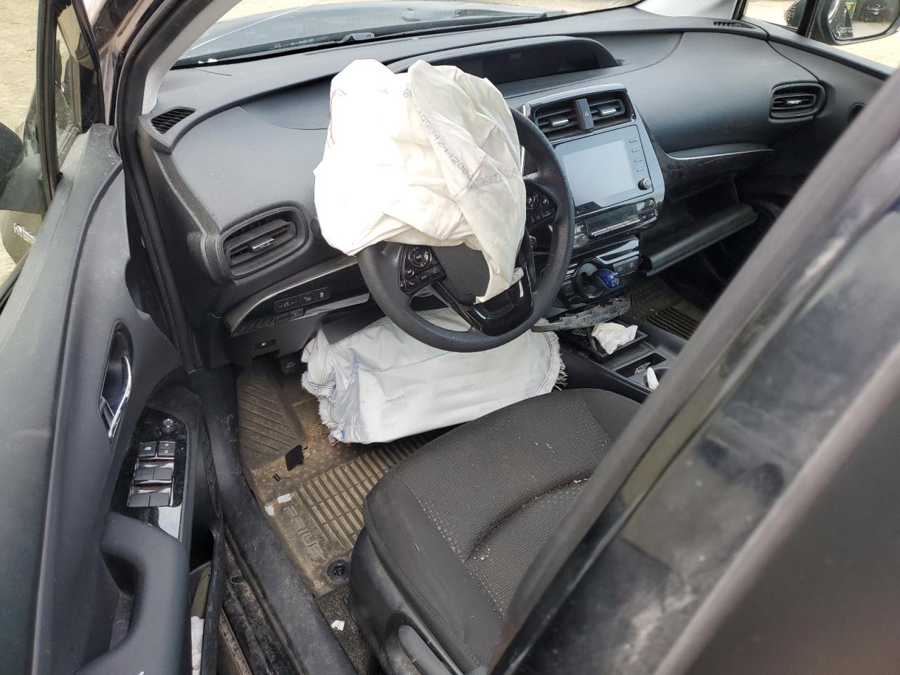 Toyota Prius Le Image 12