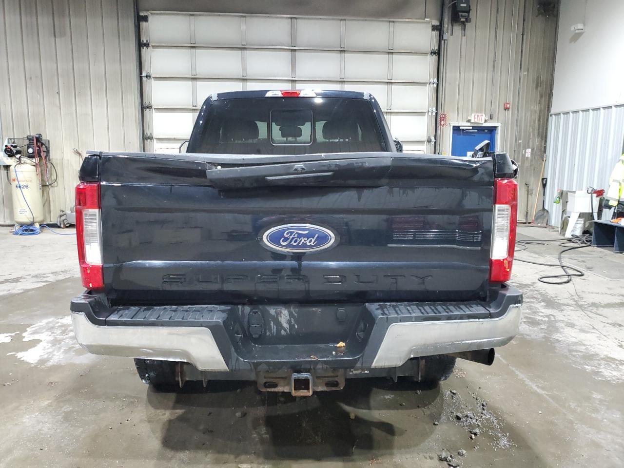 Ford F-250 Super Duty Image 12