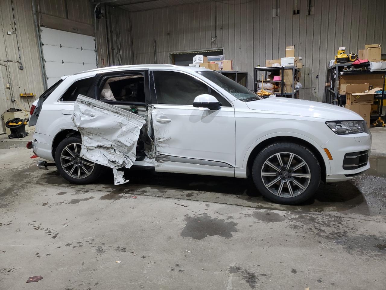 Audi Q7 Premium Plus Image 3