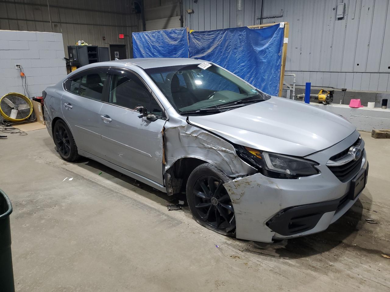 Subaru Legacy Premium Image 2