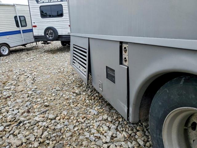 Freightliner Chassis X Line Motor Home Image 9