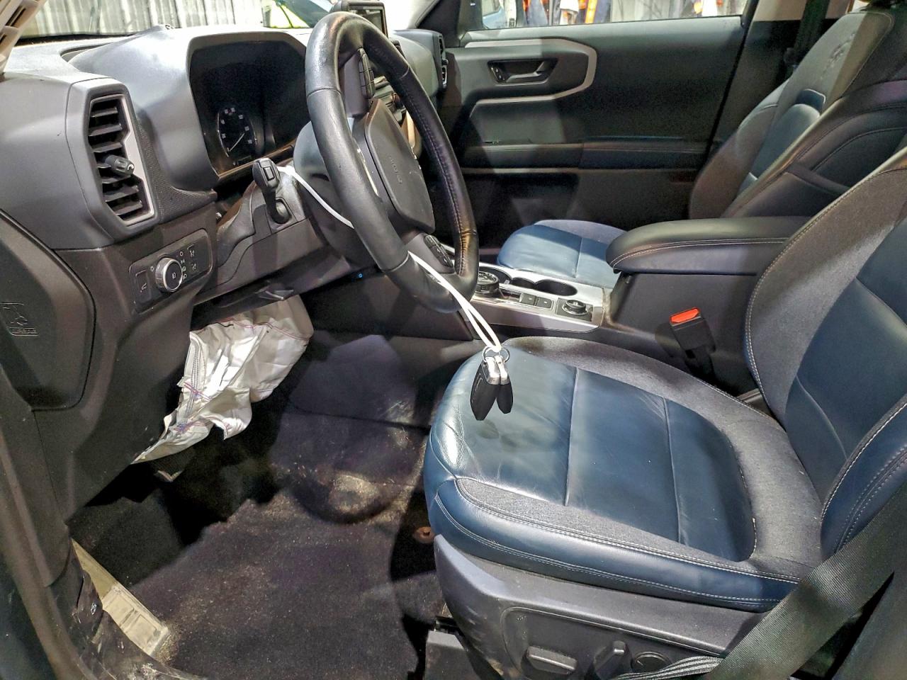 Ford Bronco Outer Banks Image 8