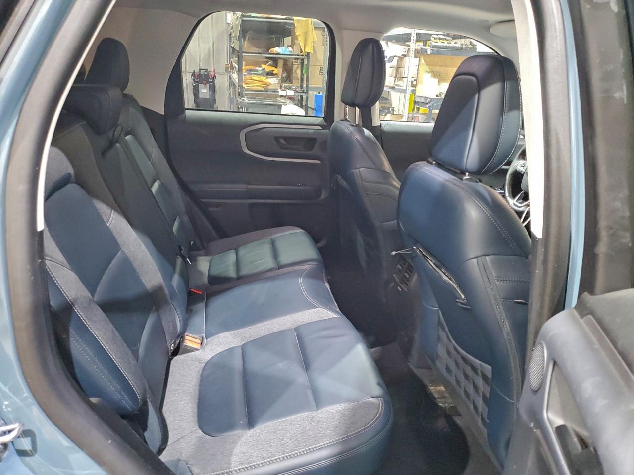 Ford Bronco Outer Banks Image 12