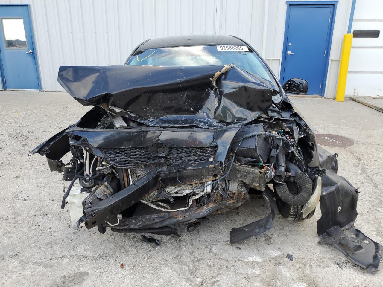 Toyota Corolla Base Image 9