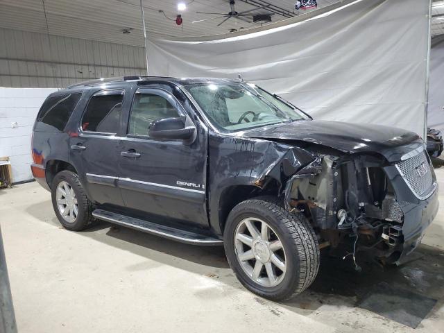 GMC Yukon Denali Image 12