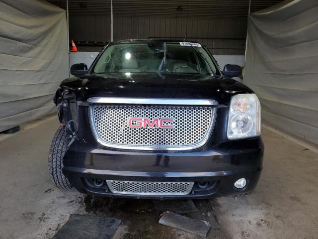 GMC Yukon Denali Image 10