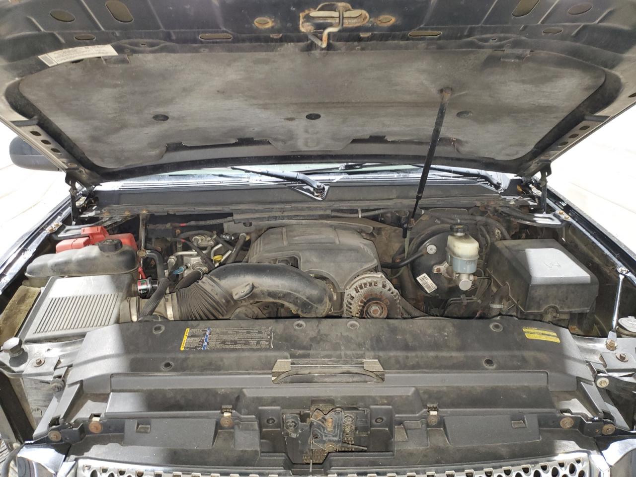 GMC Yukon Denali Image 8