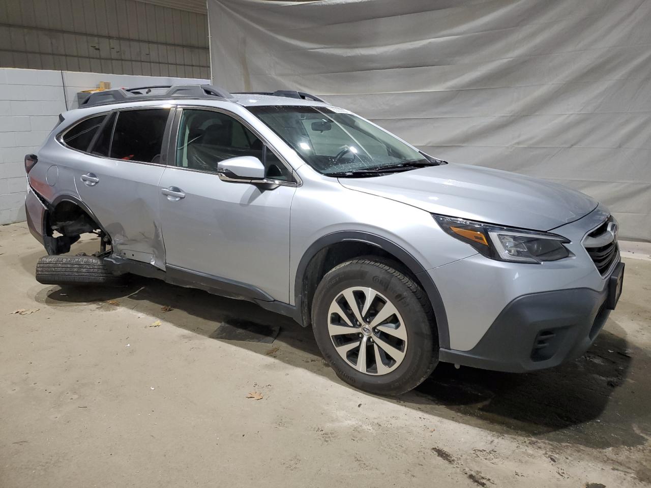 Subaru Outback Premium Image 6