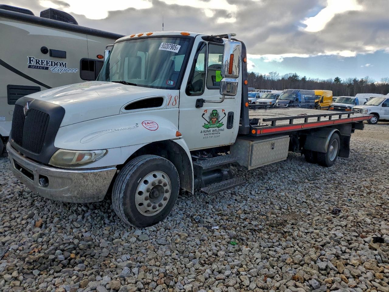 International 4300 4300 Image 3