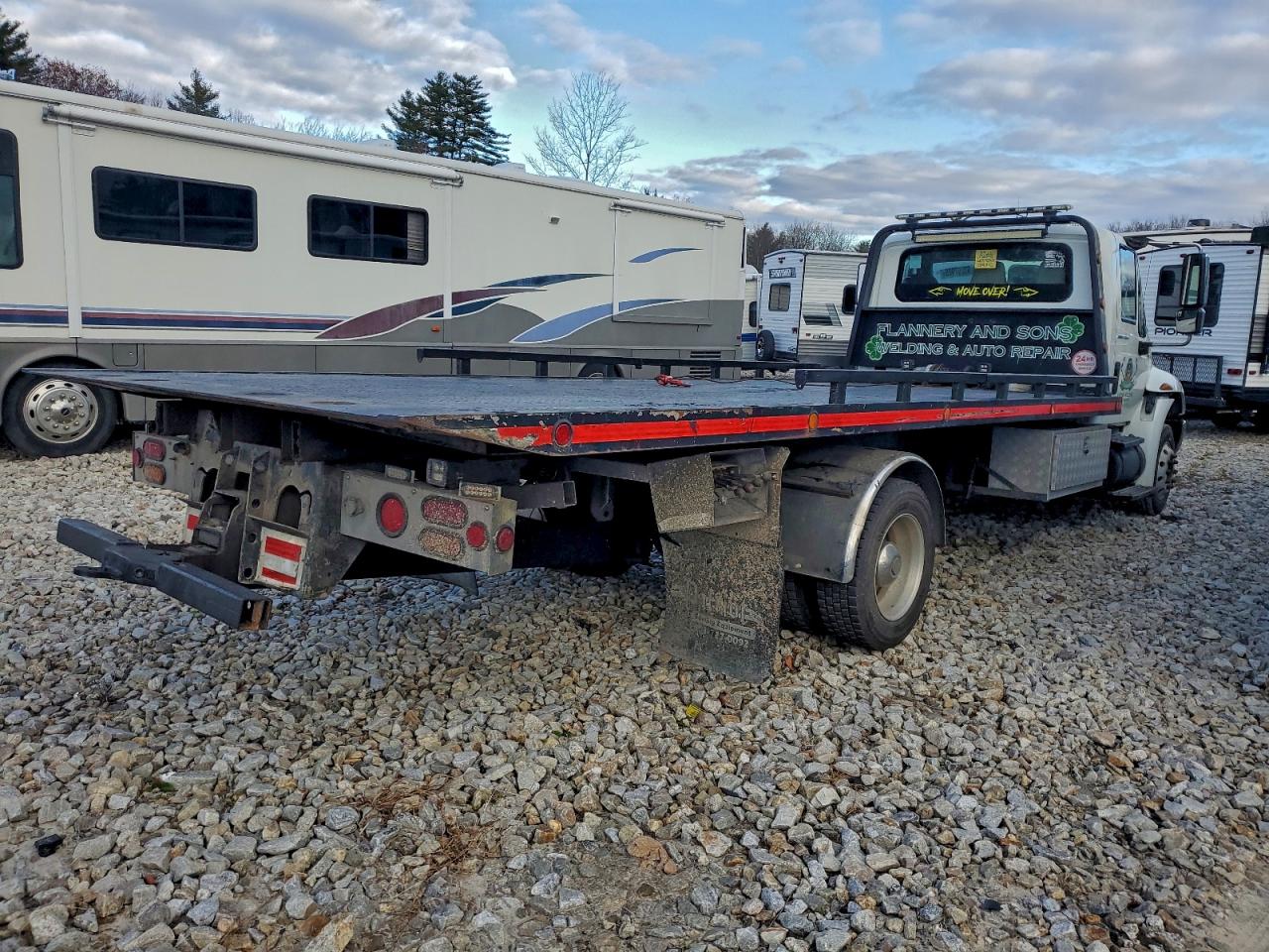 International 4300 4300 Image 8