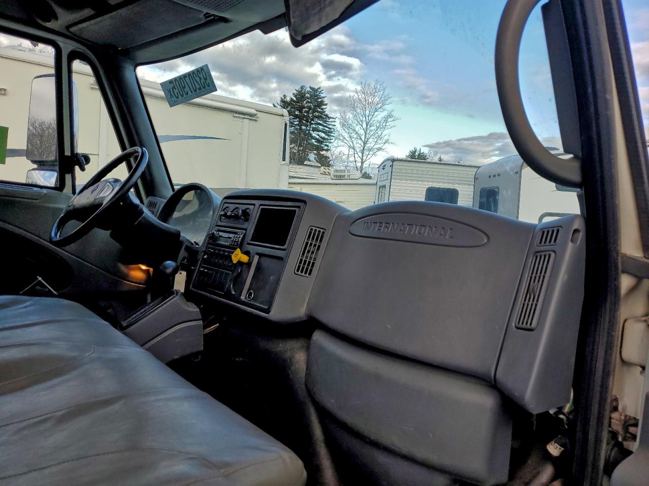 International 4300 4300 Image 5