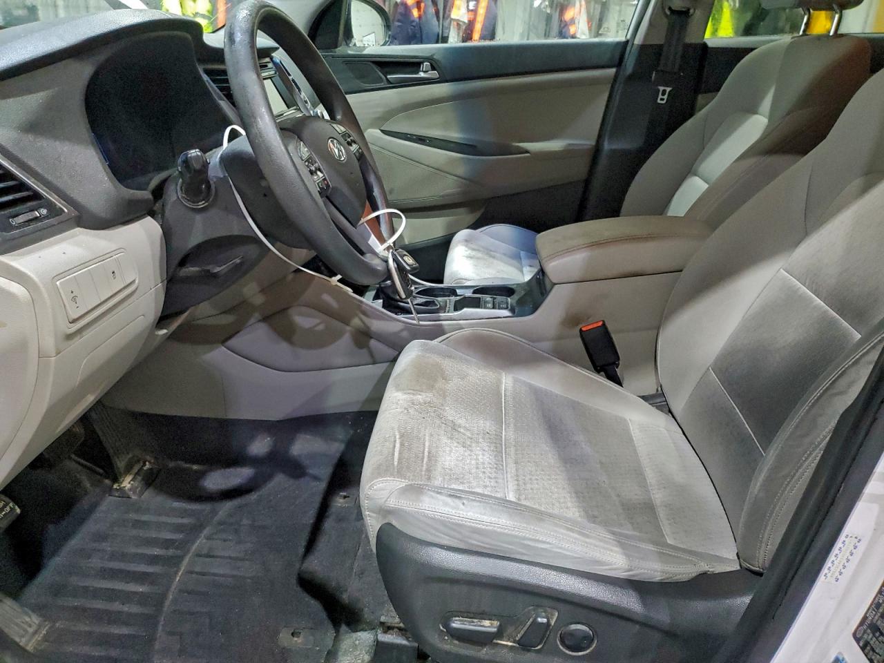 Hyundai TUCSON Limited Image 11