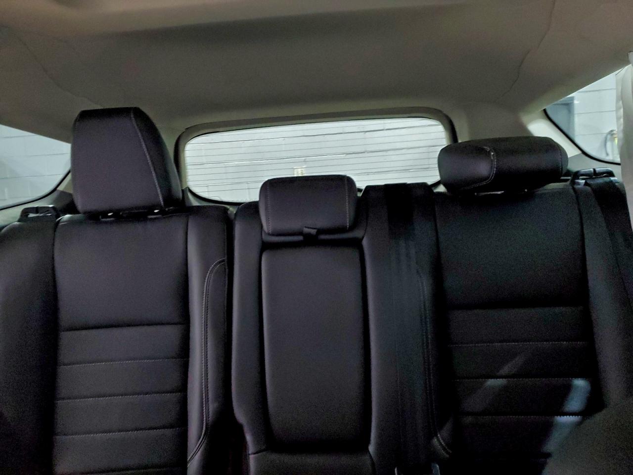 Ford Escape Titanium Image 11