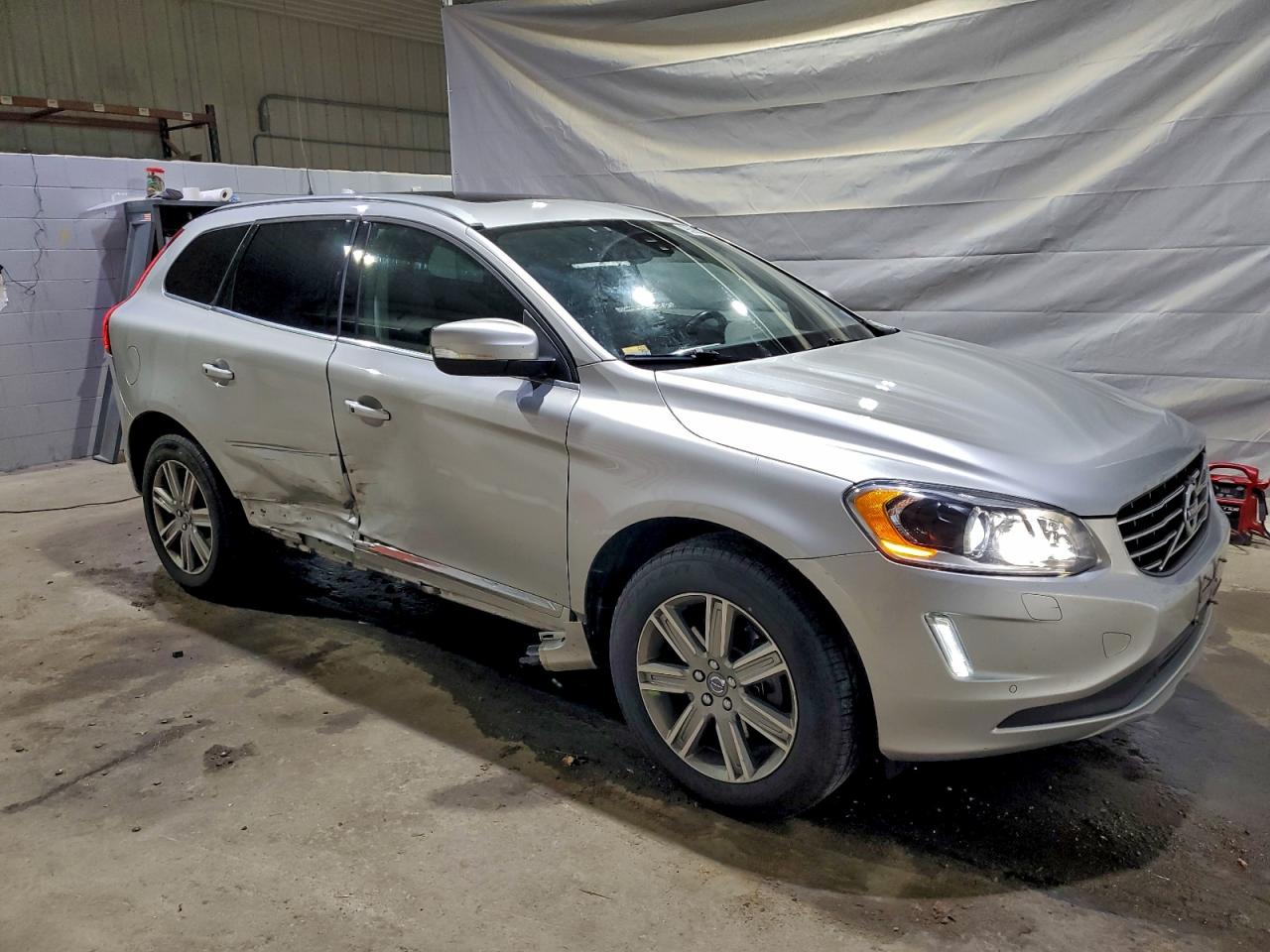 Volvo XC60 T5 Inscription Image 10