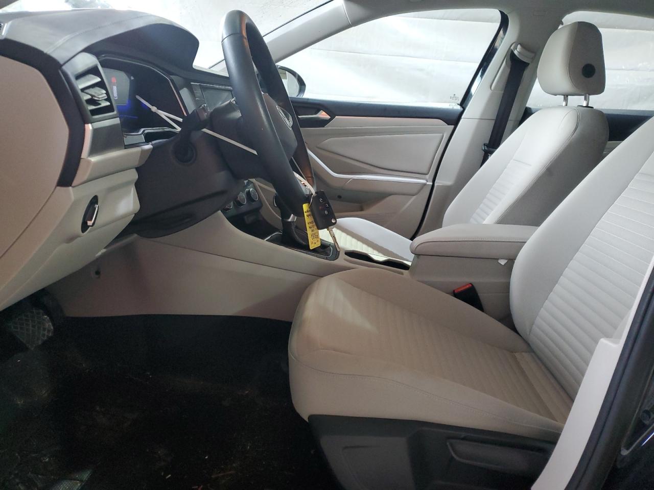 Volkswagen Jetta S Image 7