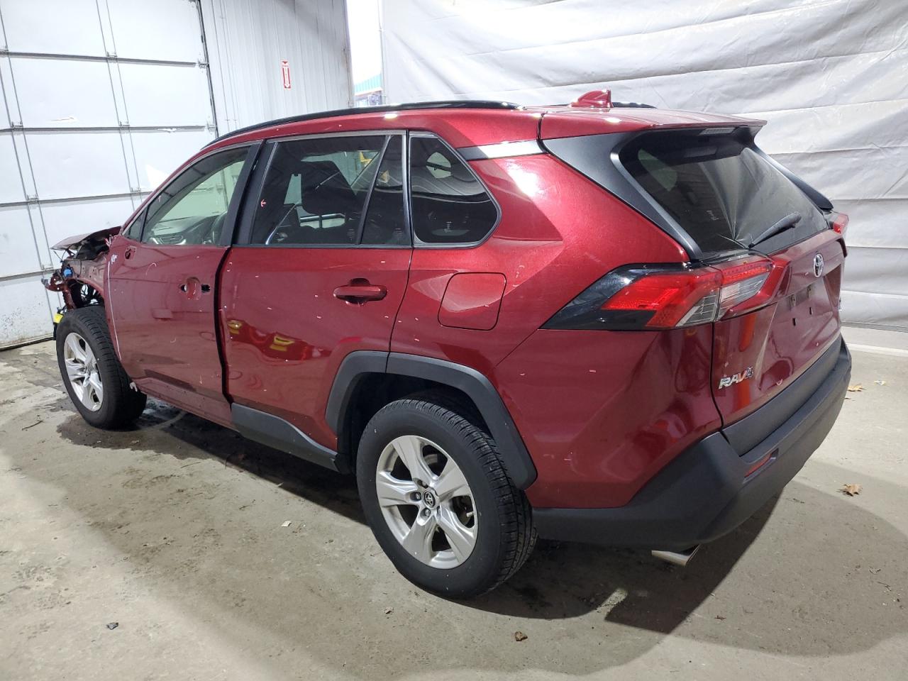 Toyota RAV4 Xle Image 2