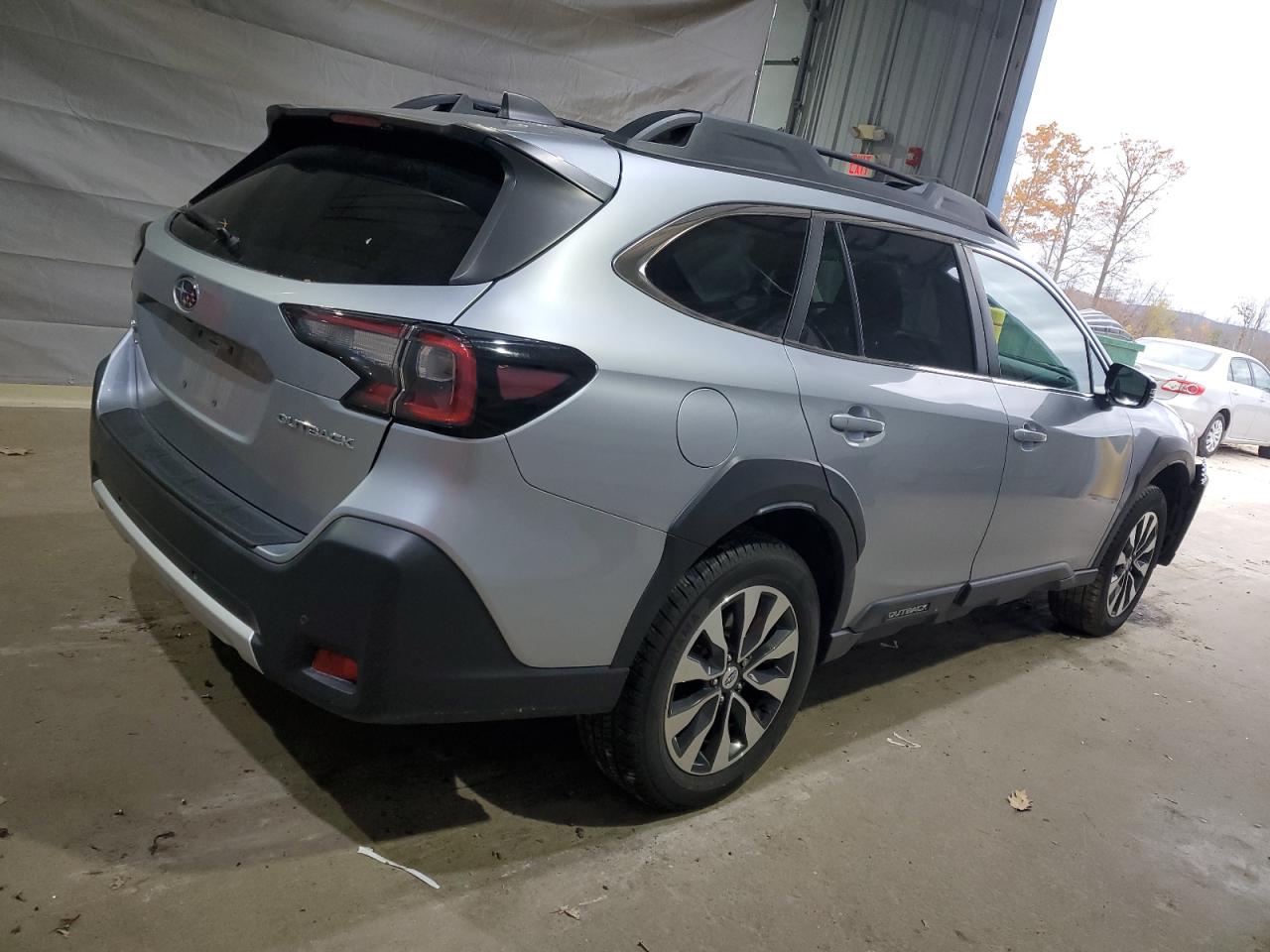 Subaru Outback Limited Image 6