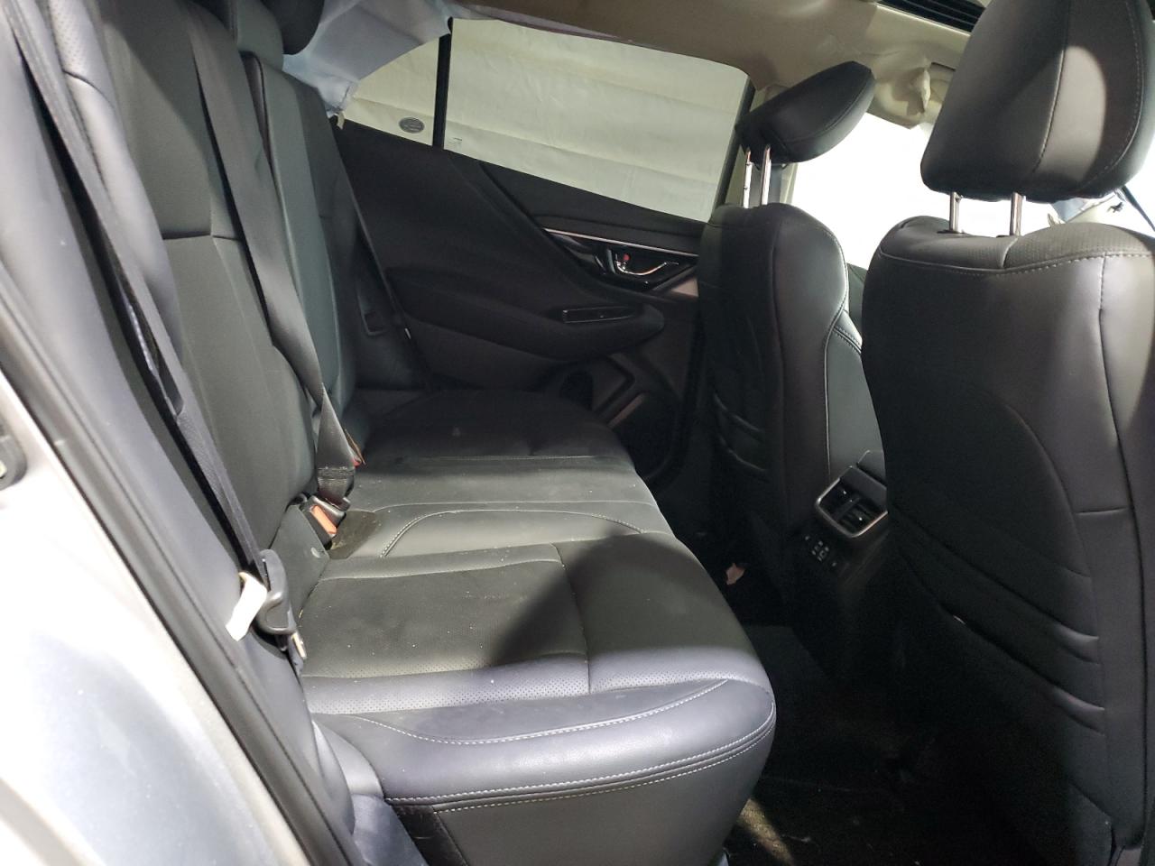 Subaru Outback Limited Image 5