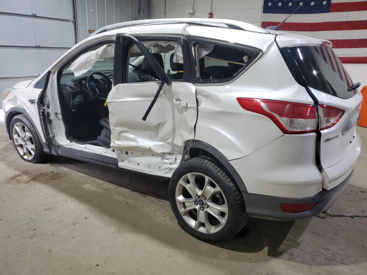 Ford Escape Titanium Image 13