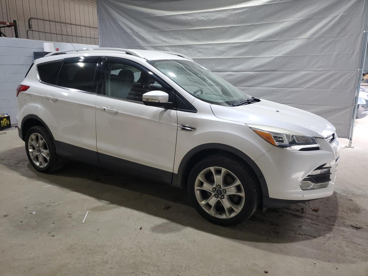 Ford Escape Titanium Image 10