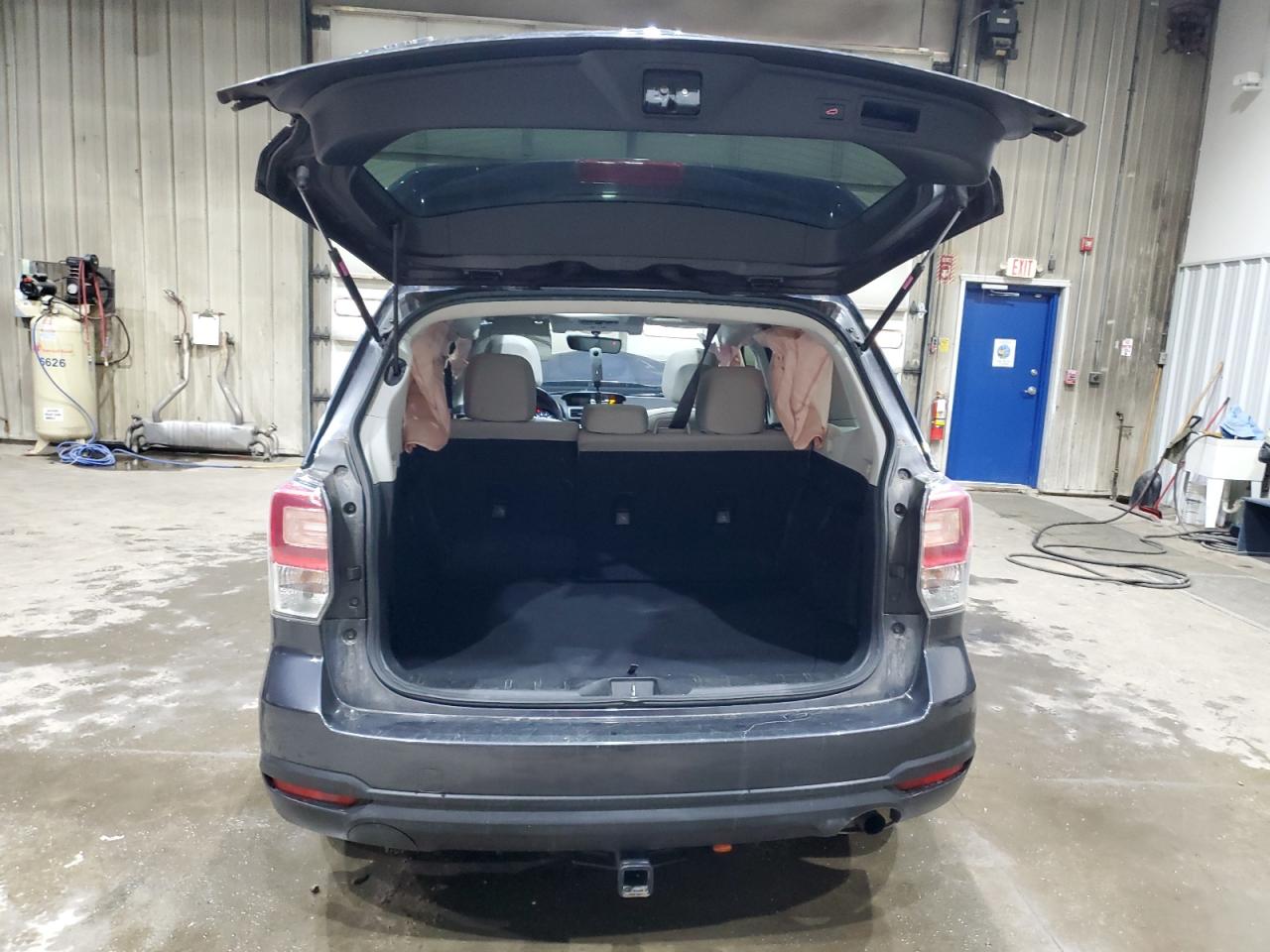 Subaru Forester 2.5i Premium Image 11