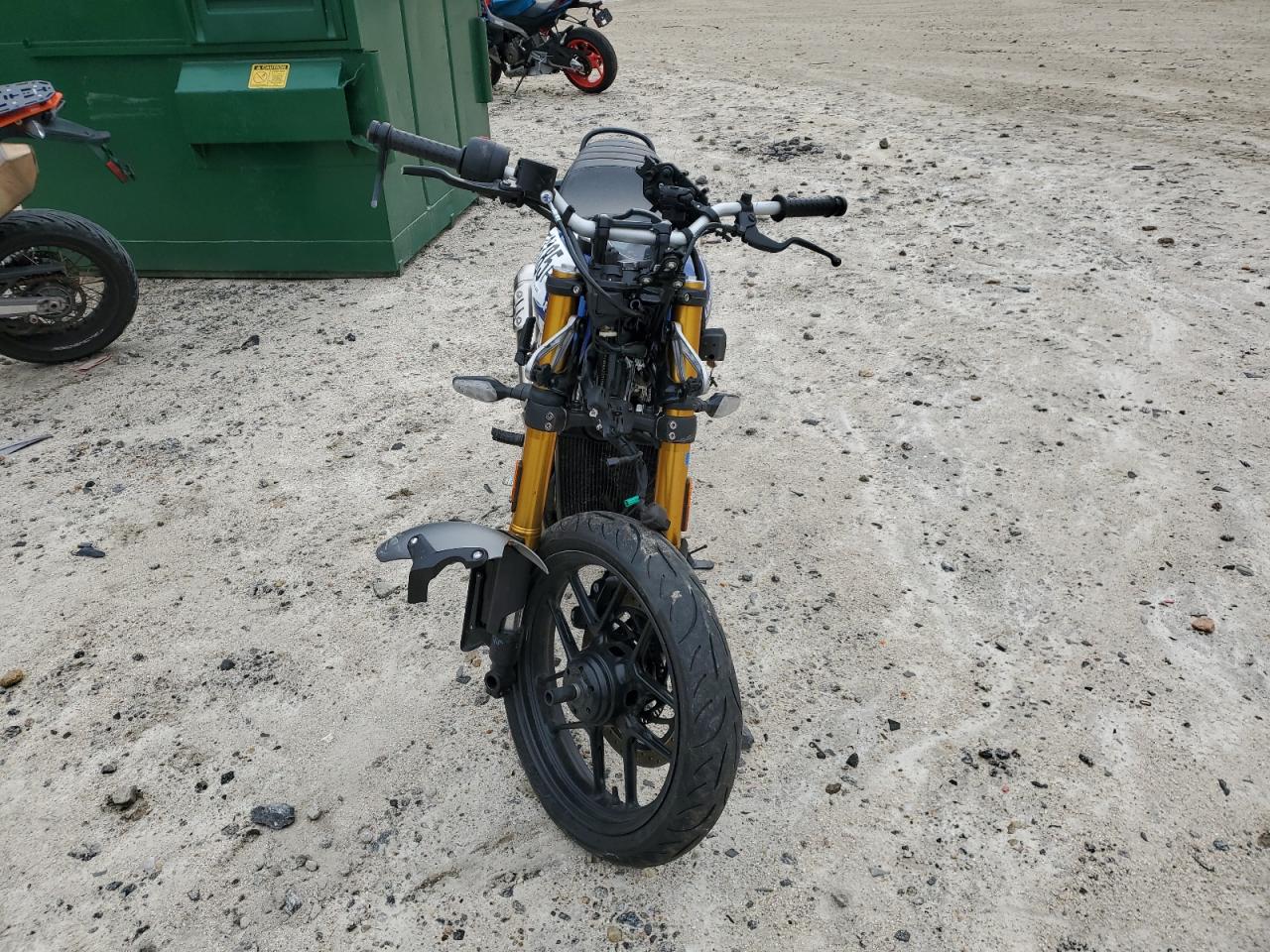 Triumph Car Speed4 400 Image 3