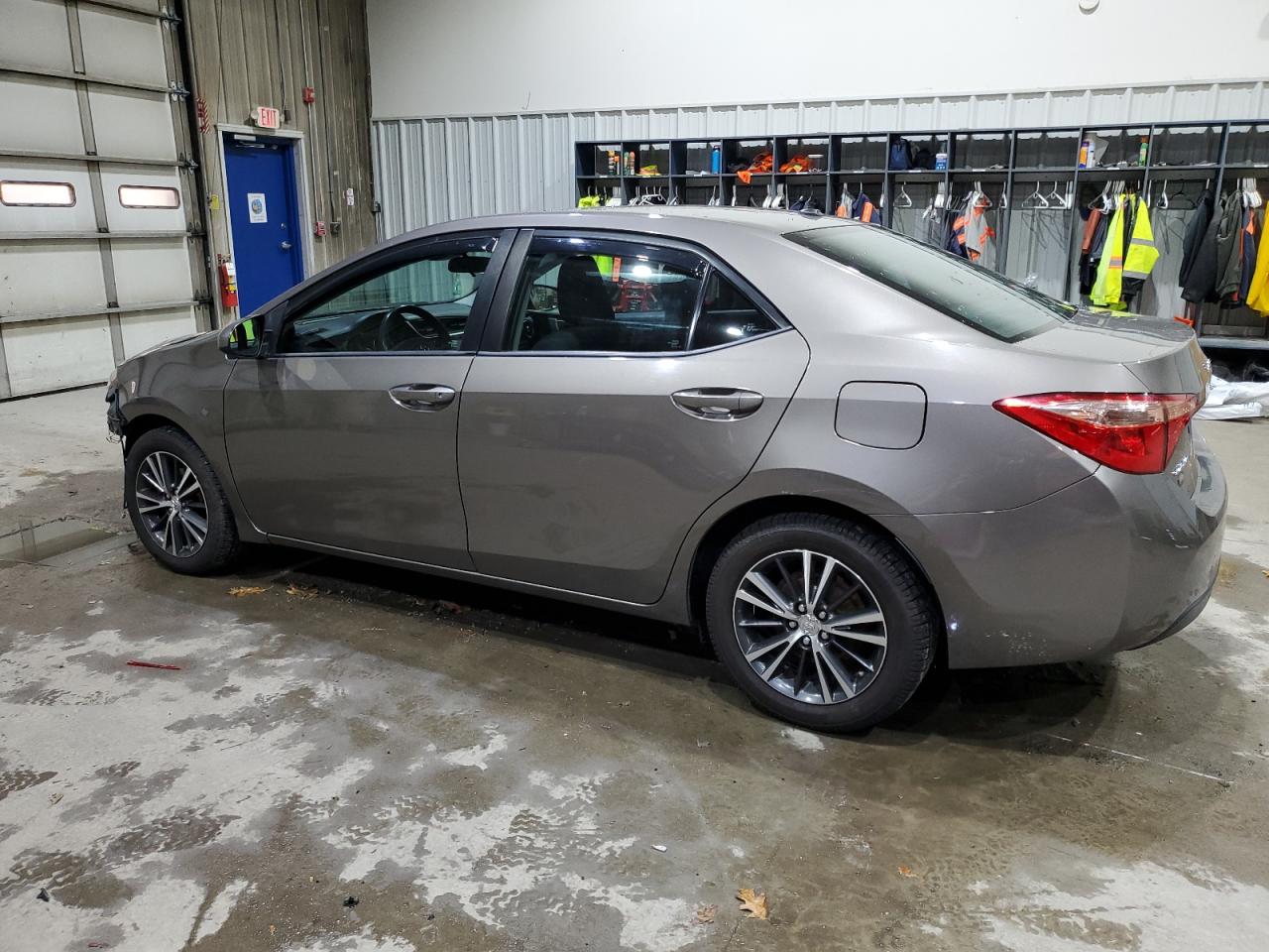 Toyota Corolla L Image 10