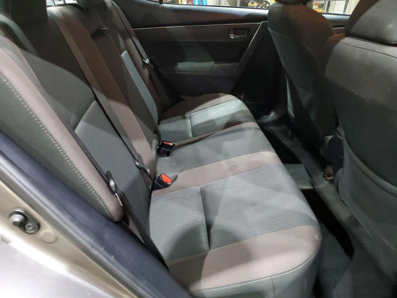 Toyota Corolla L Image 13