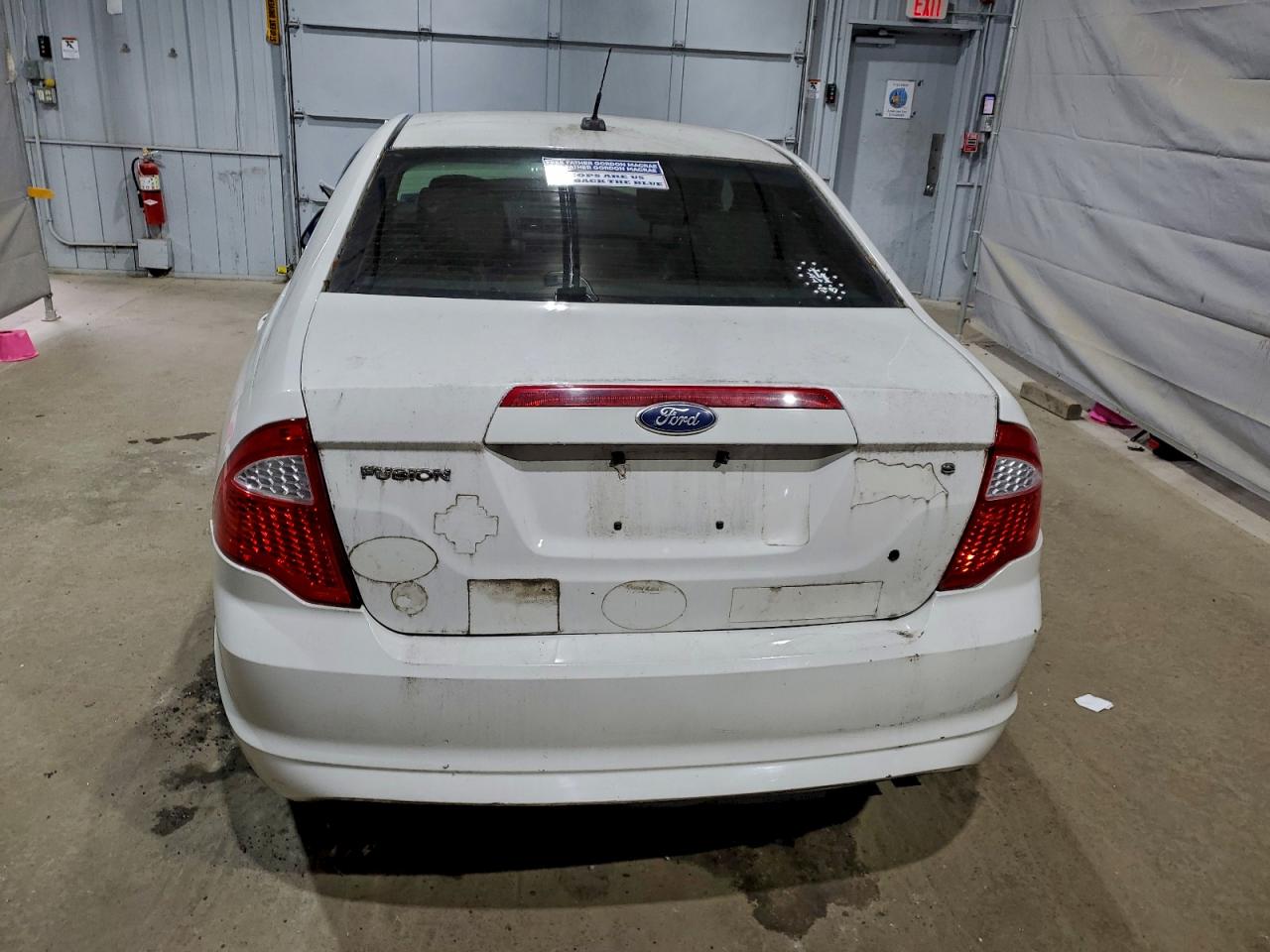 Ford Fusion S Image 6