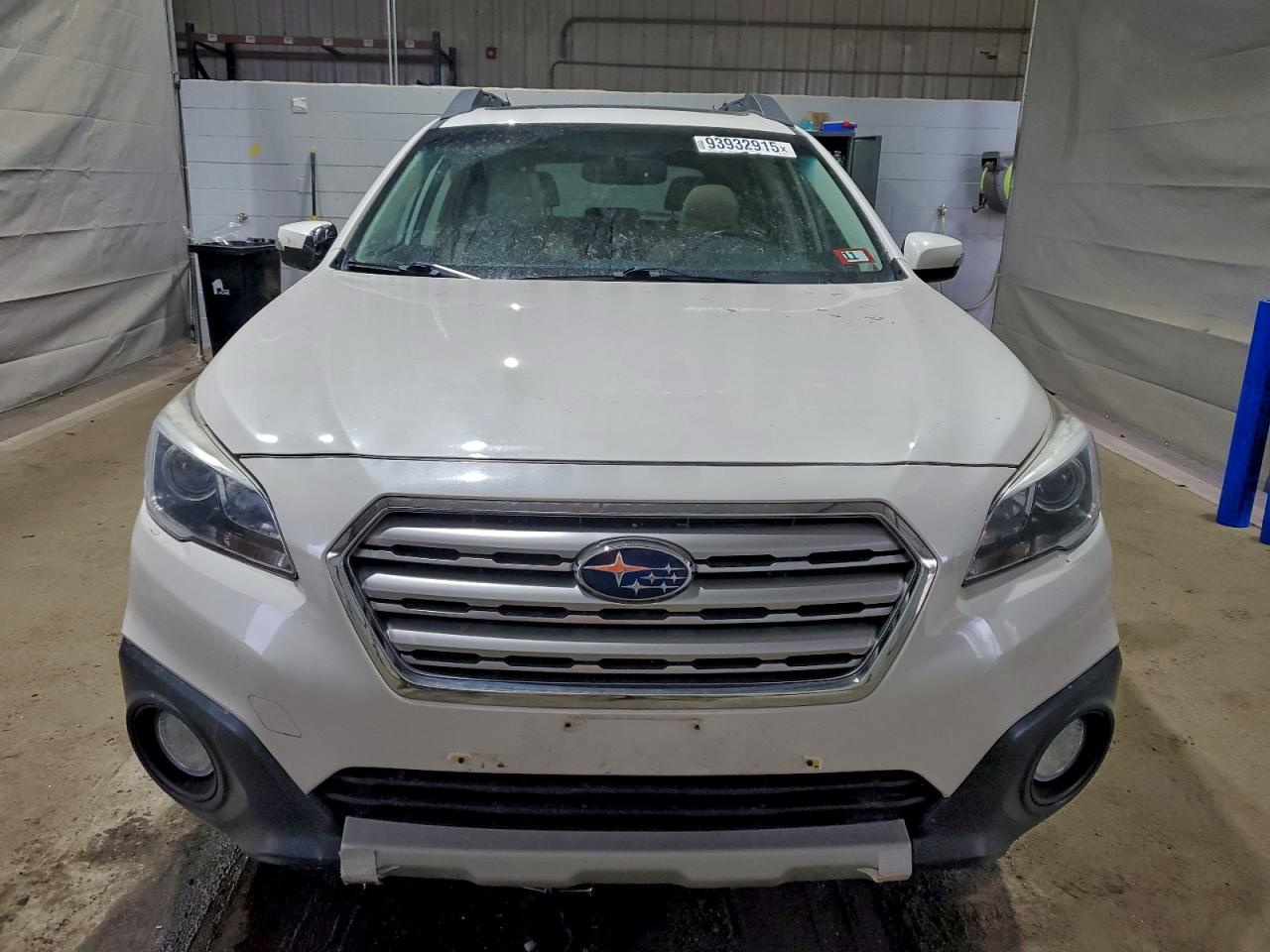 Subaru Outback 2.5i Limited Image 6