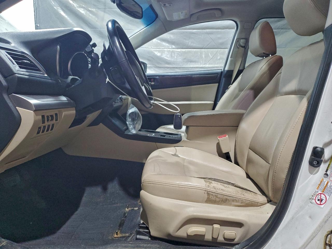 Subaru Outback 2.5i Limited Image 10