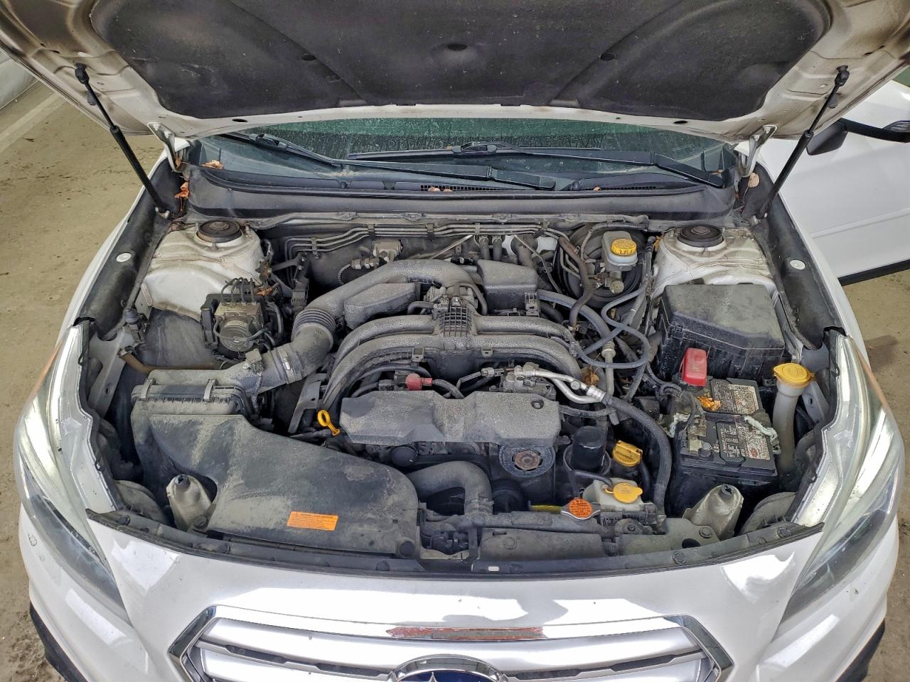 Subaru Outback 2.5i Limited Image 2