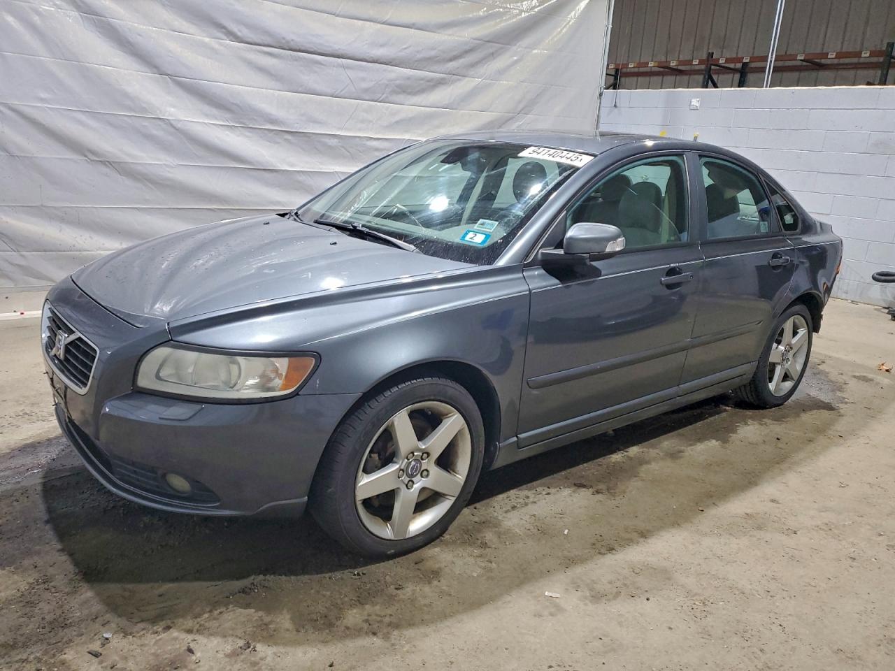 Volvo S40 2.4i Image 1