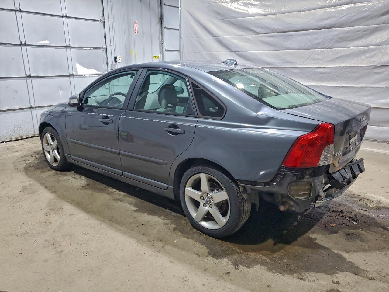 Volvo S40 2.4i Image 4