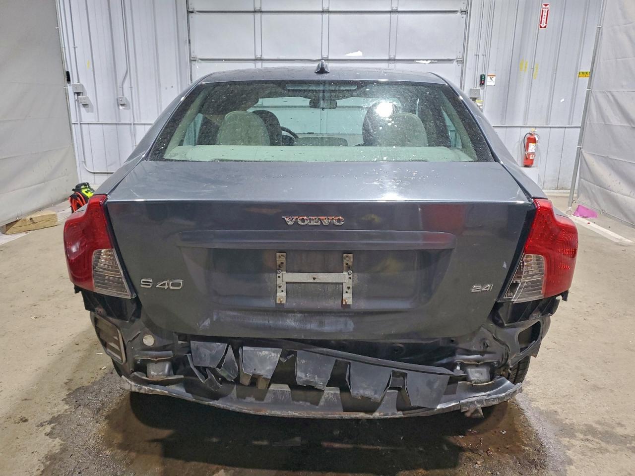 Volvo S40 2.4i Image 9