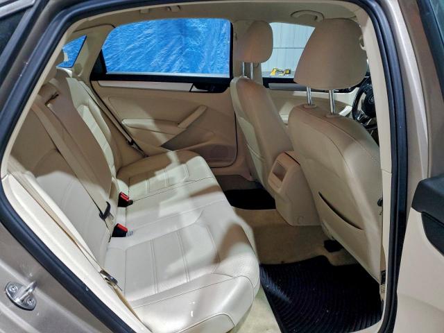 Volkswagen Passat S Image 5