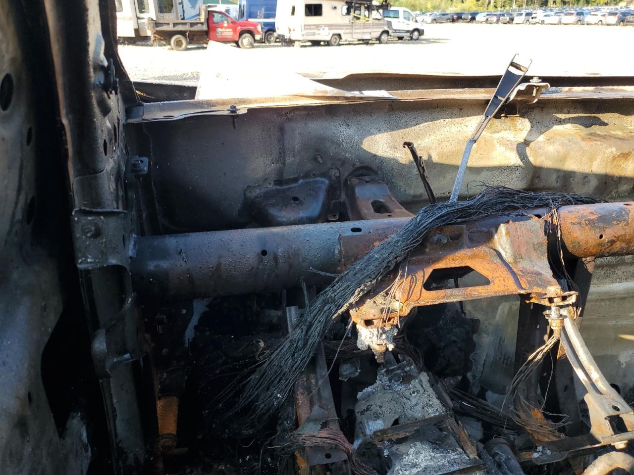 Chevrolet Silverado K2500 Heavy Duty Image 3