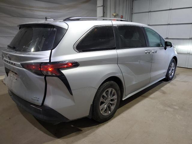 Toyota Sienna Xle Image 3