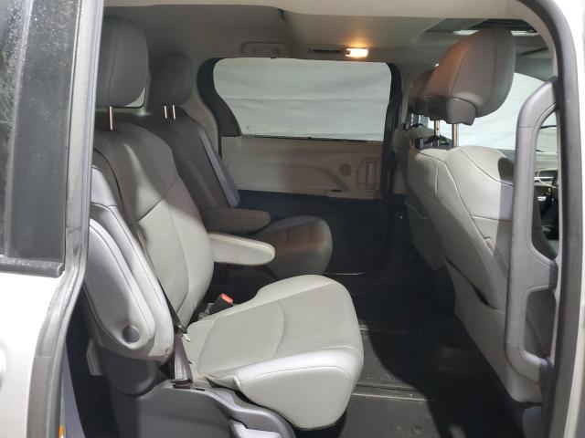 Toyota Sienna Xle Image 10